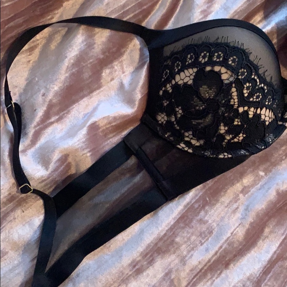 VS Black Lace Push Up Bra - Picture 2 of 6